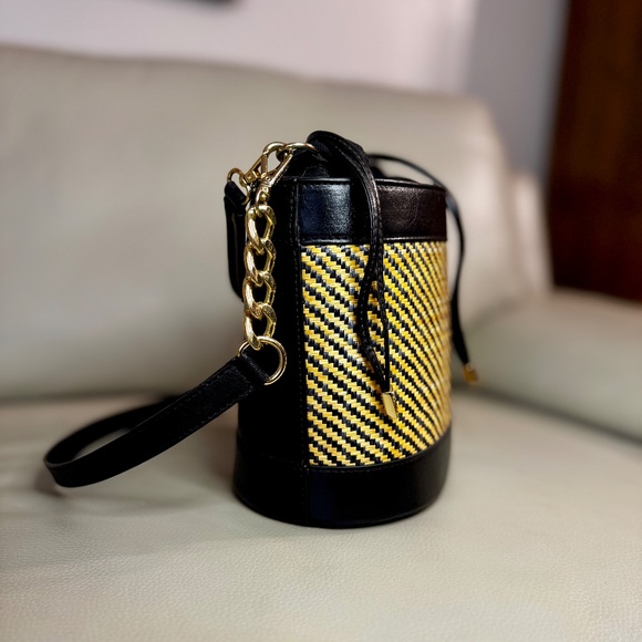 Divina Firenze Black & Tan Woven Leather Bucket Bag Crossbody - Picture 2 of 5